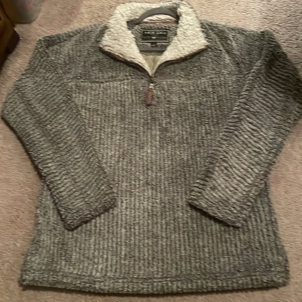 True Grit - size M - Sherpa pullover w/1/4 zipper - very soft!  EUC